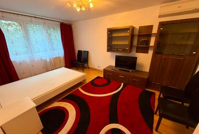 Apartament cu 4 camere decomandat în Titan