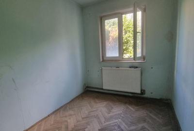 Apartament cu 3 camerela etaj 1 zona Scriitorilor, bdul Alexandru Vlahuta, Braso - 2