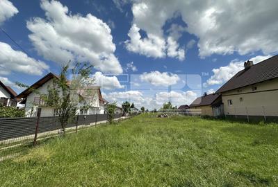 Teren Construcții intravilan de 2500 mp, în Ipotești