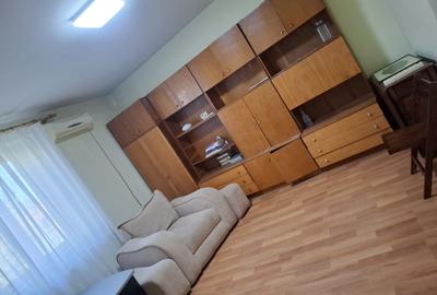 Apartament cu 2 camere decomandat în Calea Călărașilor