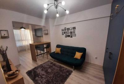 Apartament cu 2 camere semidecomandat, mobilat în Nicolina