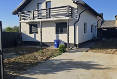 Casă individuală cu 5 camere în Vest