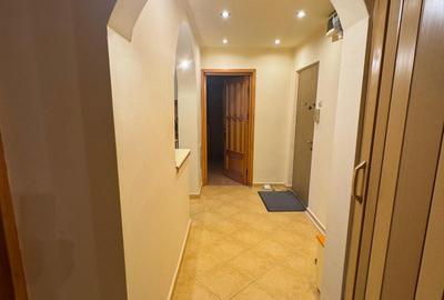 2 camere, decomandat, intre metrou Lujerului si Gorjului, strada Azurului - 13