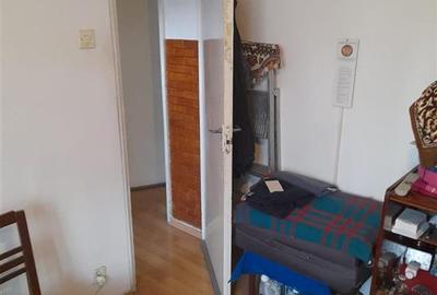 Apartament 3 camere balcon pivnita zona Vasile Aaron - 10