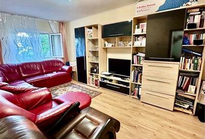 Apartament cu 3 camere decomandat în Canta
