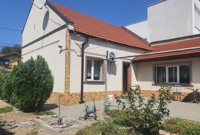 Casă individuală cu 3 camere în Girocului