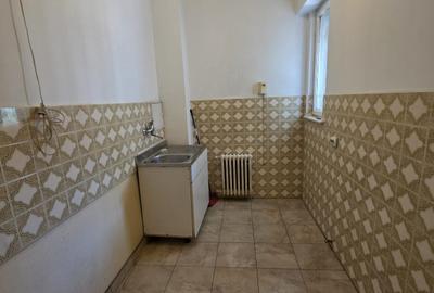 Piata Romana la metrou 2 camere decomandate 46,68 mp etaj 4/8 nemobilat, lift - 7