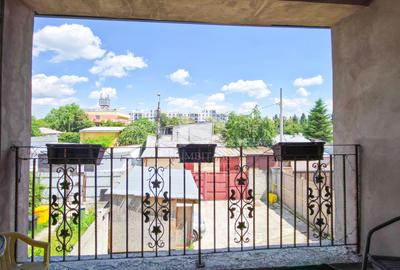 Casă Individuală | 6 Camere | Garaj | Sector 6 Califarului nr.32 - 19