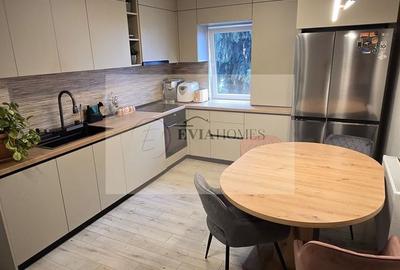Apartament cu 3 camere decomandat, mobilat în Zorilor