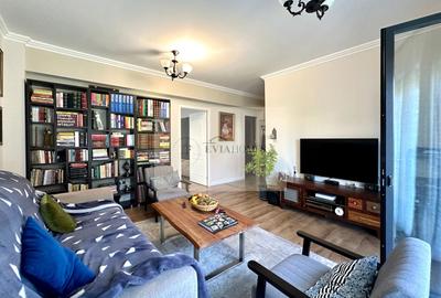 Apartament cu 3 camere semidecomandat, mobilat în Bună Ziua