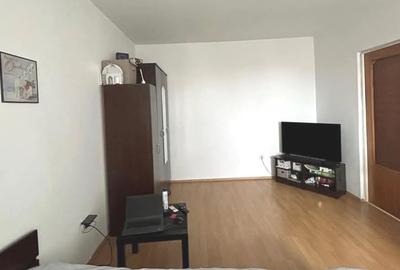 2 camere 64 mp metrou 1 Decembrie - 2