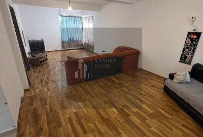 Casă individuală cu 6 camere în Central
