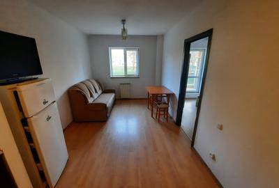 Apartament cu 2 camere semidecomandat, mobilat în Tătărași