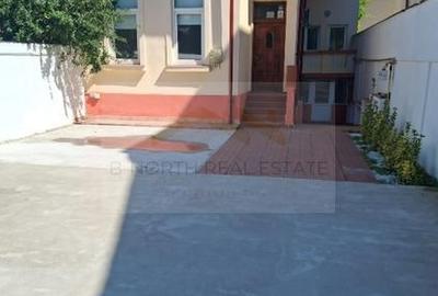 Casă individuală cu 6 camere în Tineretului
