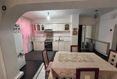 Apartament cu 3 camere în Micro 18