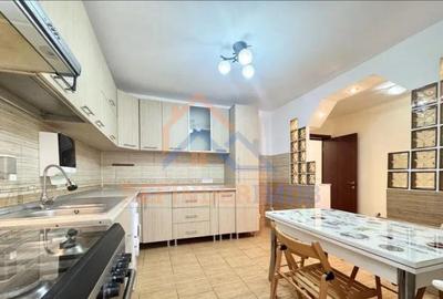 Apartament cu 3 camere semidecomandat, mobilat în Rahova