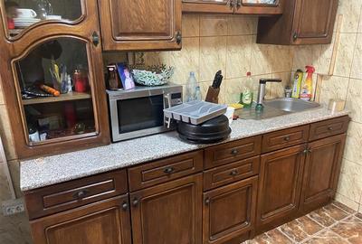 Apartament 2 camere , zona centrala - Scoala nr 10,etaj 2 8  , decomandat - 7