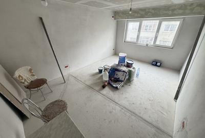 Apartament cu 3 camere decomandat în CET