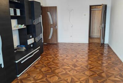 Apartament cu 2 camere, structura circulara zona 1 Decembrie - 7