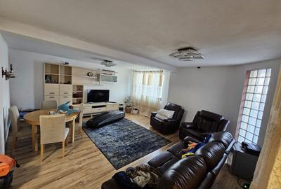 Duplex cu 4 camere în Păcii