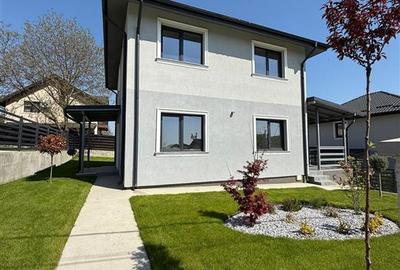 Casă cu 4 camere în Rediu
