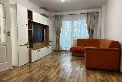 Apartament cu 2 camere semidecomandat în Banu Manta