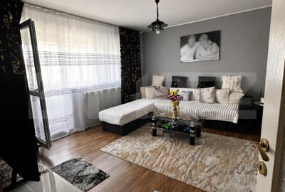 Apartament cu 4 camere decomandat, mobilat în Câmpia Turzii