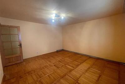 Apartament cu 3 camere decomandat în Burdujeni