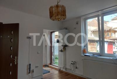 Apartament la curte 35mp 2 camere pivnita gradina str Magurii Cisnadie - 7