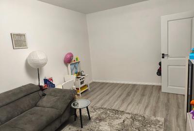Apartament cu 3 camere decomandat în Alexandru Obregia