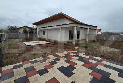 Casă individuală cu 3 camere în Partoș