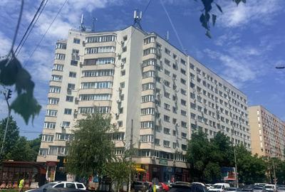 Apartament cu 3 camere decomandat în Dristor