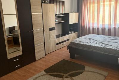 Apartament cu 3 camere semidecomandat, mobilat în Plopilor