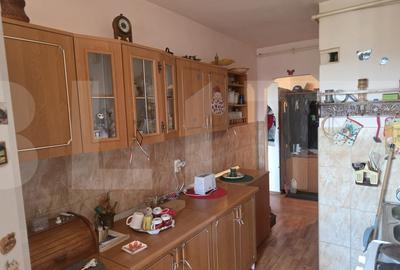 Apartament cu 2 camere decomandat, mobilat în Simeria