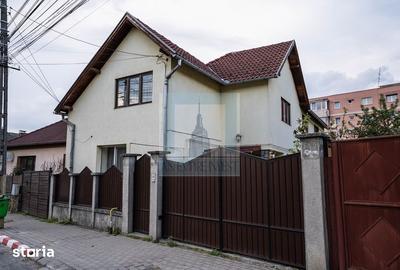 Casă/Vila de vânzare/ zona Sacele - 1