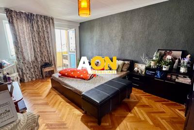 Apartament cu 3 camere, mobilat în Cetate