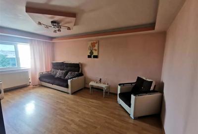 Apartament cu 3 camere decomandat în Obcini