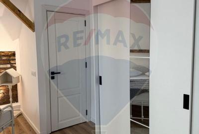 Inchiriez apartament la casa cu curte proprie - Zona Paris - 4