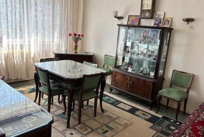 Apartament cu 3 camere decomandat în Brâncoveanu