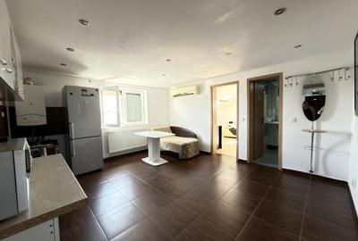 Apartament cu 3 camere semidecomandat, mobilat în Bucovina