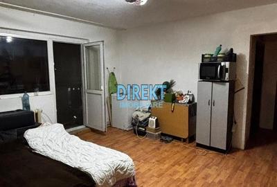 Apartament cu 2 camere semidecomandat în Independenței