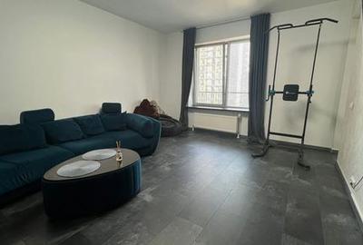 Apartament cu 2 camere semidecomandat, mobilat în Văcăresti
