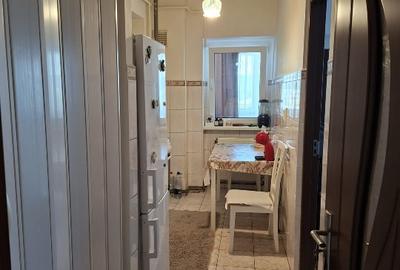 Apartament o camera - zona Nicolina 2 - 4