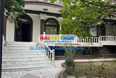 Casă cu 14 camere în Domenii