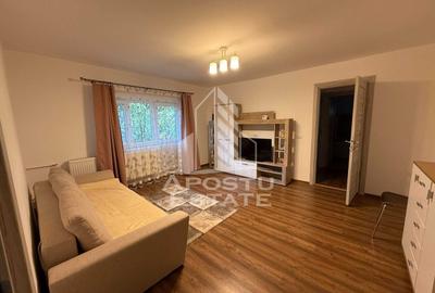 Apartament cu 3 camere semidecomandat, mobilat în Bucovina