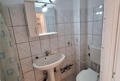 190 euro!!!.Garsoniera Et 3 Zona Buziasului - 6