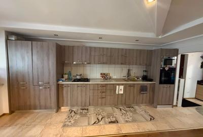 Apartament 3 camere , str.Babadag , parter inalt - 13