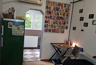 Apartament cu 2 camere decomandat în Rovine