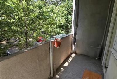 Apartament 3 camere, etaj 1, bloc construit după cutremurul din 1977 – Str. - 18