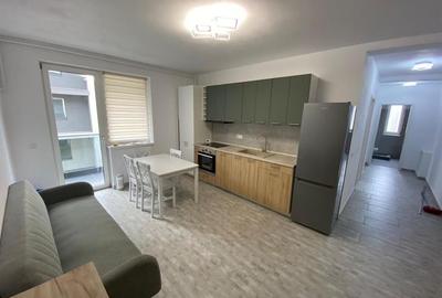 Apartament cu 3 camere semidecomandat, mobilat în Șelimbăr